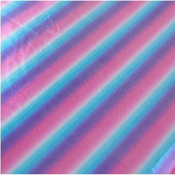 New YOUR ZONE POLAR PINK GLIMMER THROW 50" X 60" REVERSE FLEECE Blanket Shines - Picture 2 of 3
